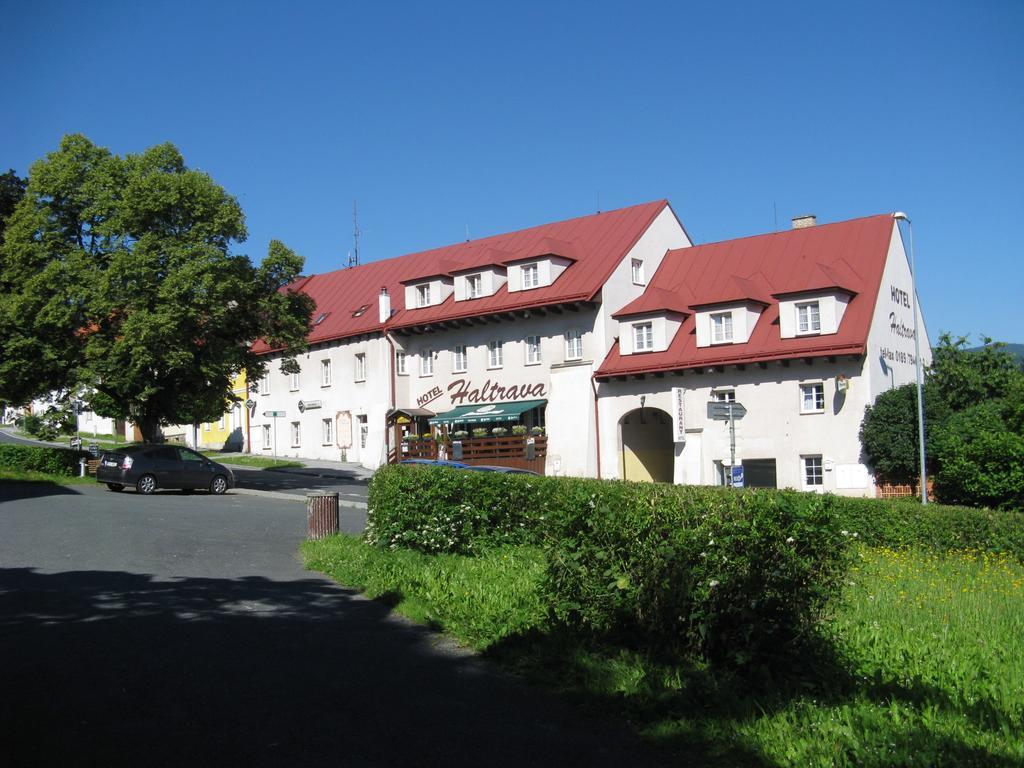 Hotel Haltrava Klenci pod Cerchovem Exterior photo